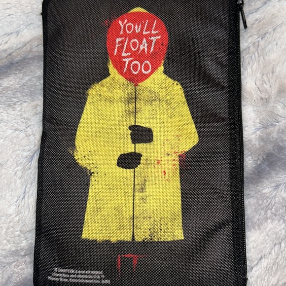 NWT•Horror Film Set• BUCKLE-DOWN Canvas Wallet, “IT 2” & 2 “Terrifier” Film Pins - Picture 8 of 16